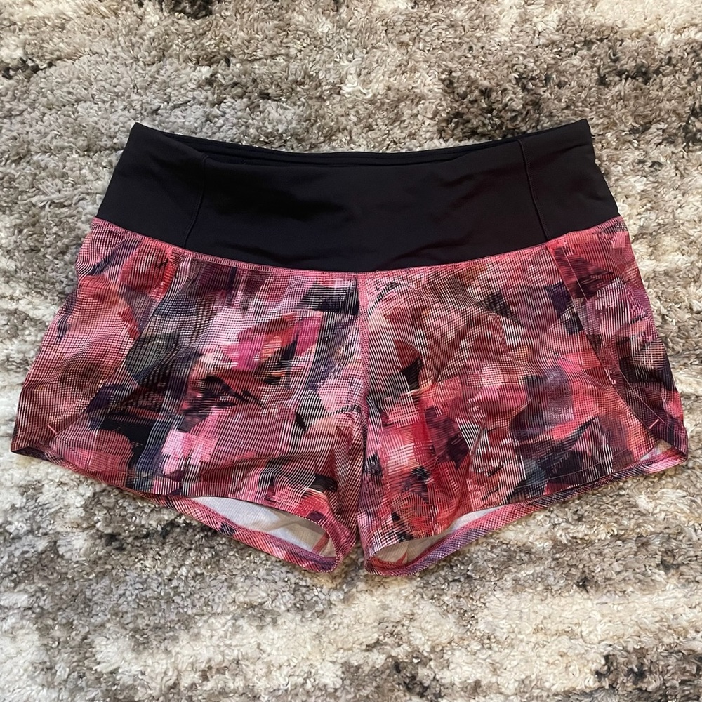 Lululemon Hotty Hot Low Rise Shorts 2.5in Pink + Black Size 4 Regular